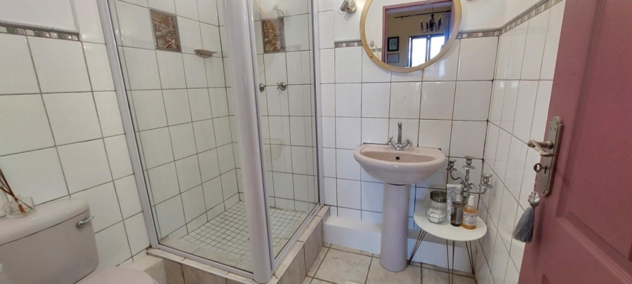 6 Bedroom Property for Sale in Cintsa East Eastern Cape